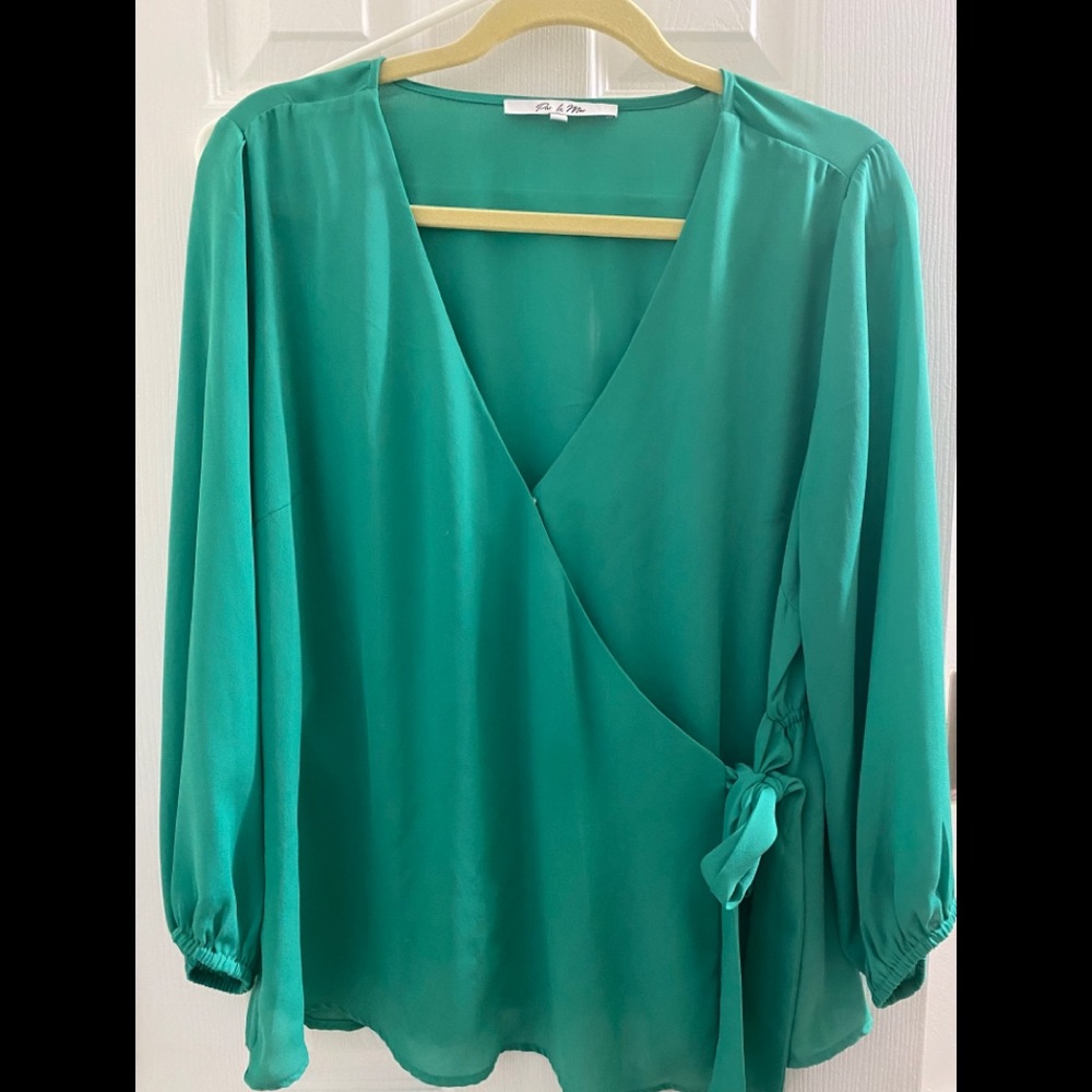 Women’s blouse size extra large
